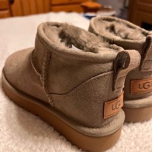 UGG Ultra Mini Antelope NIB. Size 6 RARE!!